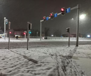 Leszno pod śniegiem. Kolizje na drogach i opóźnienia autobusów
