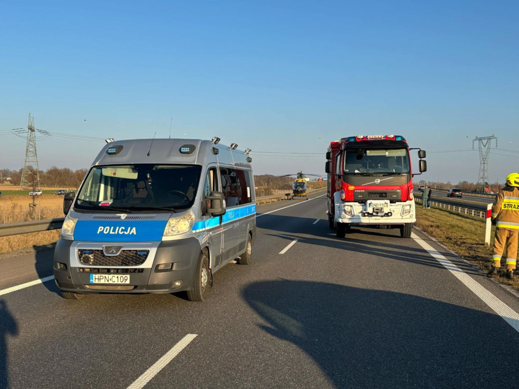 Groźny wypadek dwóch ciężarówek na S7