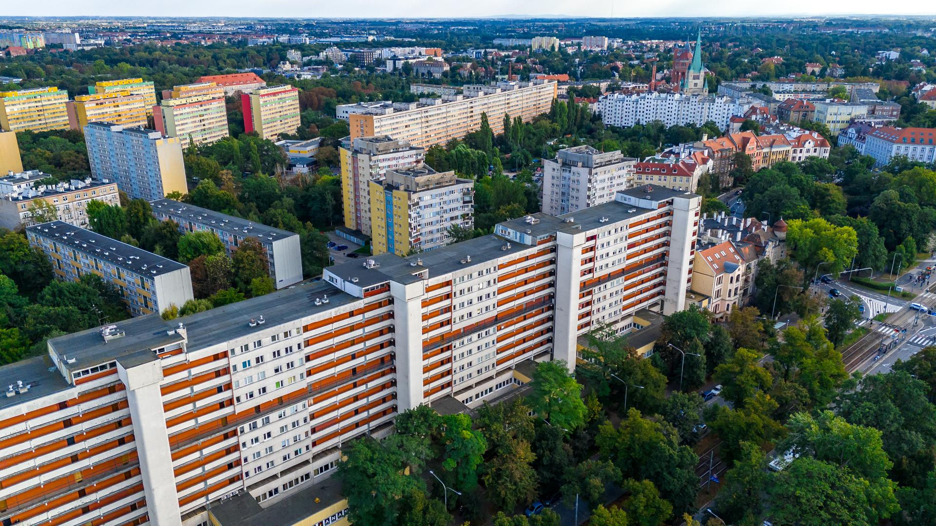 Galeriowiec przy Powstańców Śląskich we Wrocławiu