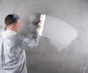 Gładzie i tynki wewnętrzne: właściwości, rodzaje, techniki aplikacji