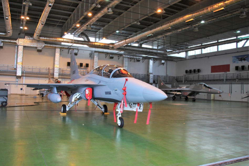 FA-50GF i MiG-29