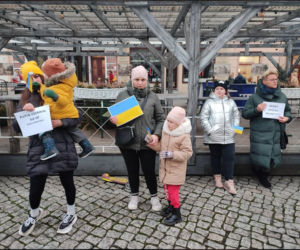 Nigdy więcej wojny! Protest na rynku w Lesznie