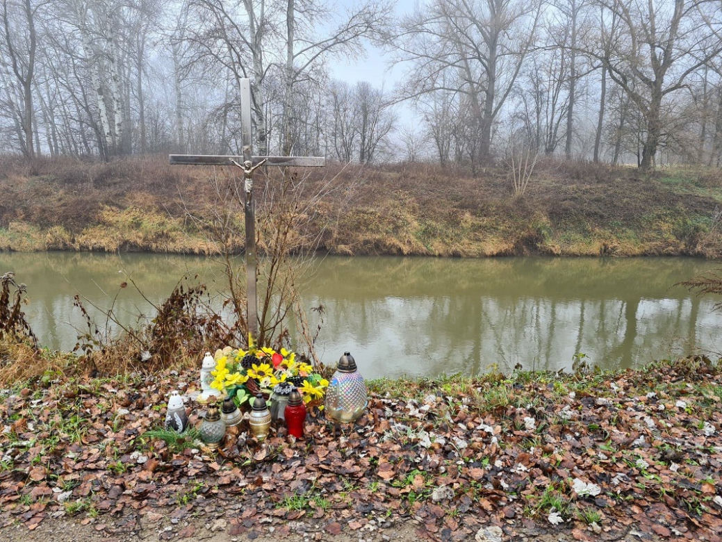 Groby 5 młodych ludzi, którzy zginęli w Boże Narodzenie w Tryńczy [ZDJĘCIA]