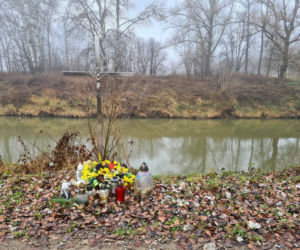 Groby 5 młodych ludzi, którzy zginęli w Boże Narodzenie w Tryńczy [ZDJĘCIA]