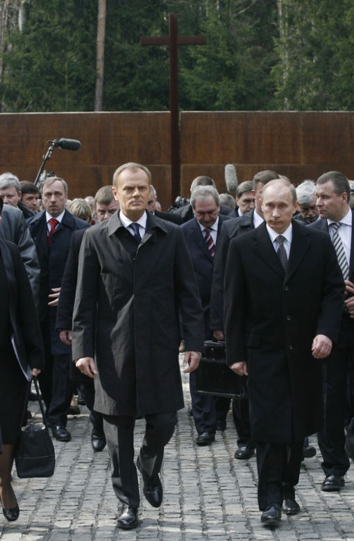 Donald Tusk i Władimir Putin w Katyniu