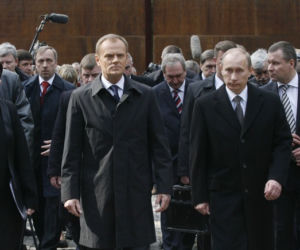 Donald Tusk i Władimir Putin w Katyniu