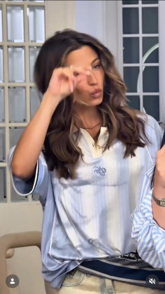 Julia Wieniawa nie do poznania! Nowa fryzura zrobiła z niej drugą Cindy Crawford