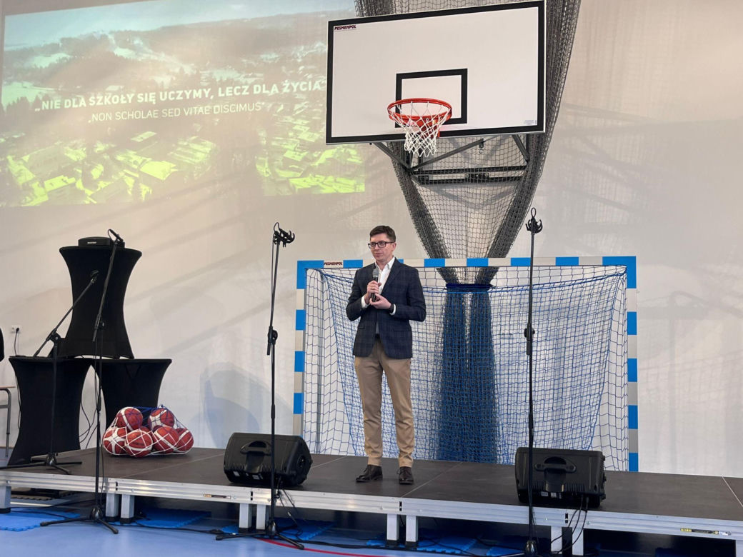 Nowa sala gimnastyczna w Malince. Dyrektor: "spełniły się marzenia nas wszystkich"