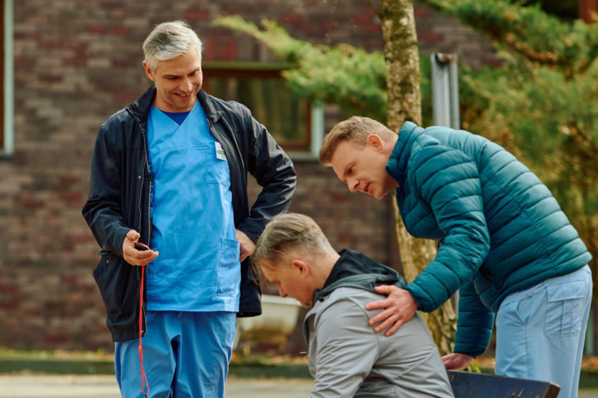 Na Wspólnej odc. 4241. Greg Kalski (Michał Sitarski), Kamil (Kazimierz Mazur), Tomasz Adamski (Tomasz Piątkowski)