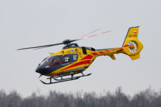 Dwie osoby ranne. Wybuch w kamperze w Łebie. Na miejscu lądował śmigłowiec LPR