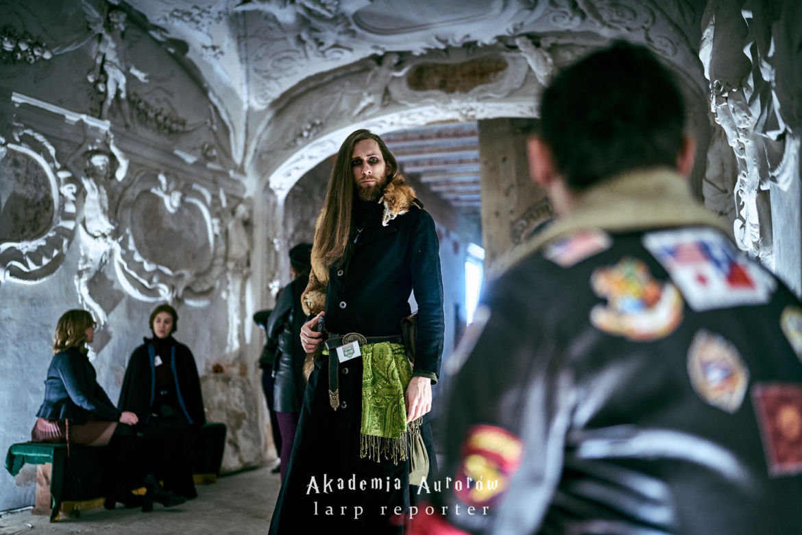 W Polsce istnieje Akademia Aurorów! Tak wygląda cykliczny larp dla fanów Pottera! [GALERIA]