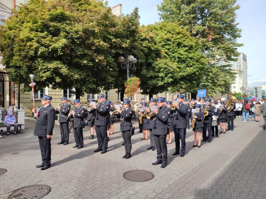 W Rzeszowie ruszył festiwal Karpaty na Widelcu. Co będzie się działo na Rynku? 