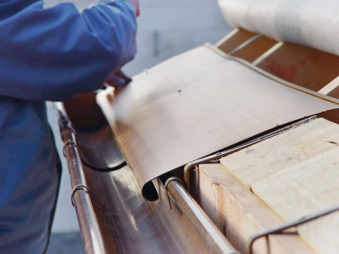 Montaż haków rynien do deski okapowej to solidne zamocowanie