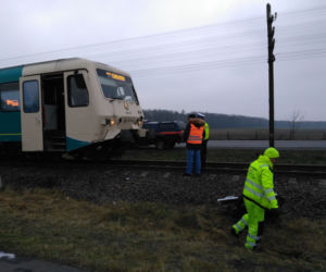 Koszmar na przejeździe kolejowym w Łysomicach koło Torunia. Nie żyje mężczyzna