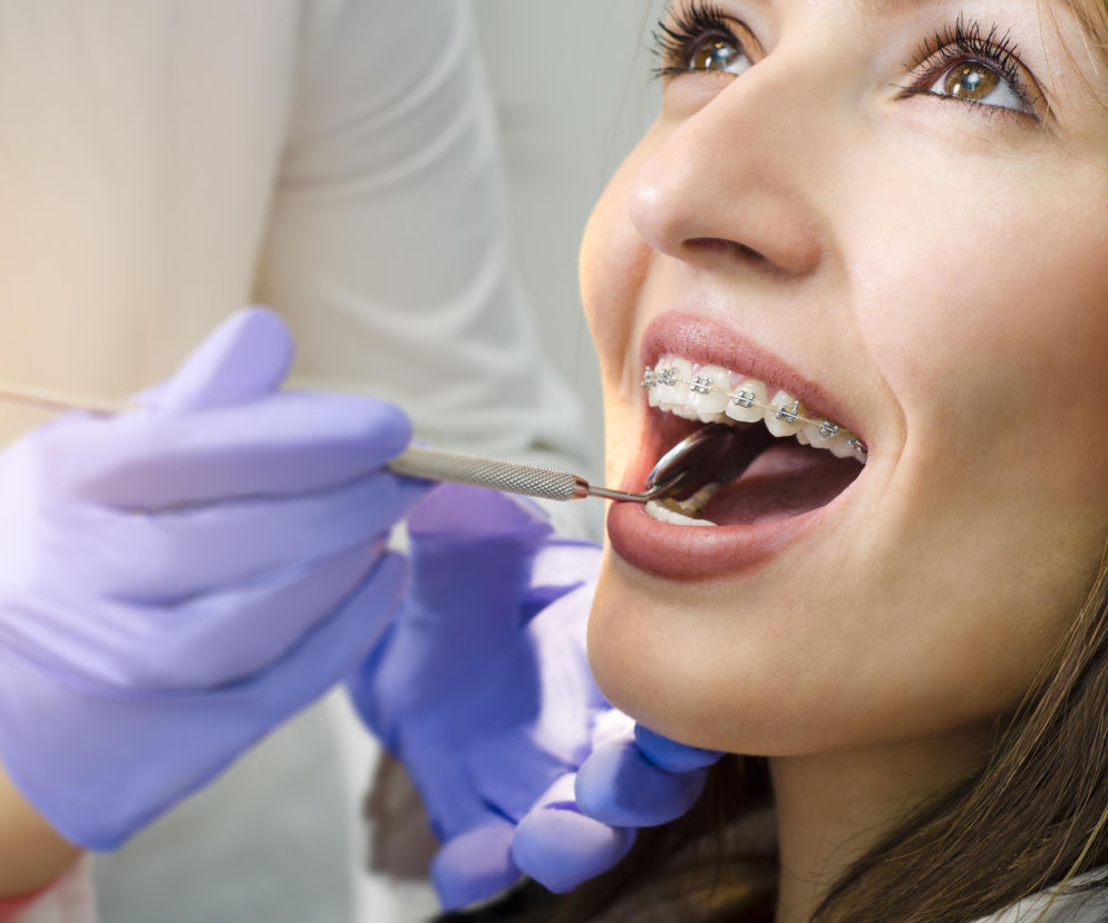 Leczyła zęby, których... nie było. 59-letnia dentystka oszukała państwo na setki tysięcy złotych