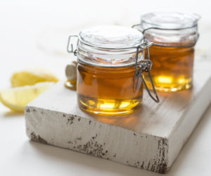 Ten patent na ból gardła i kaszel zdradziła mi babcia. Działa o niebo lepiej niż syrop z cebuli