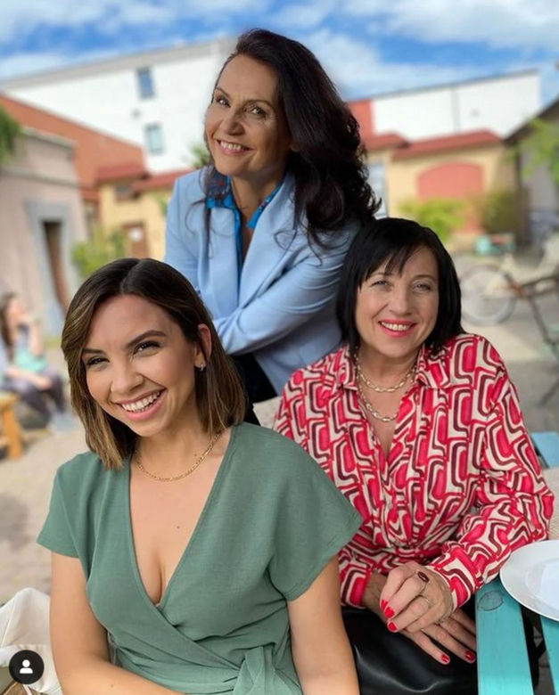 M jak miłość po wakacjach 2022. Aleksandra (Małgorzata Pieczyńska), Aneta (Ilona Janyst), Iwona (Hanna Śleszyńska)