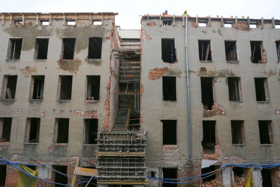 Remont kamienicy w centrum Łodzi. Całość wyniesie ponad 20 mln zł
