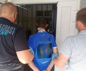 Białystok. Weszli do mieszkania przez balkon. Pobili i okradli [ZDJĘCIA]