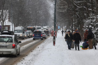 Najazd turystów na Zakopane. Szykuje się rekordowa frekwencja. Jak zakupy, to tylko o przed 7 rano [ZDJĘCIA]