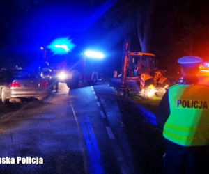Pijany 18-latek w BMW uderzył w koparkę