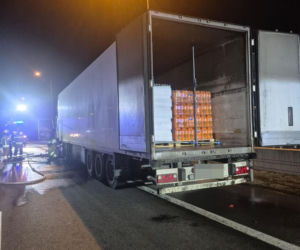 Pożar ciężarowego samochodu na trasie S7 w Tokarni