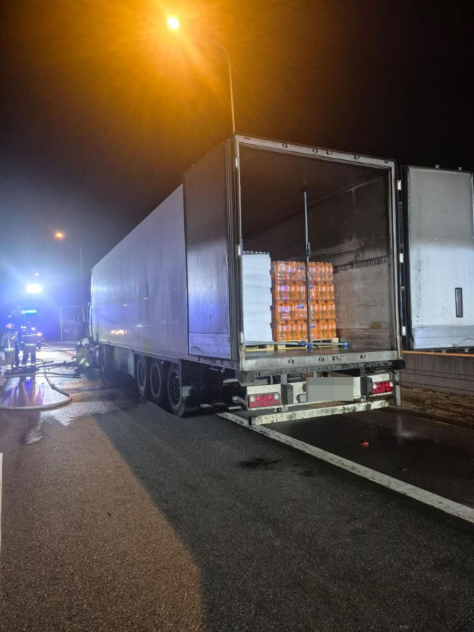 Pożar ciężarowego samochodu na trasie S7 w Tokarni