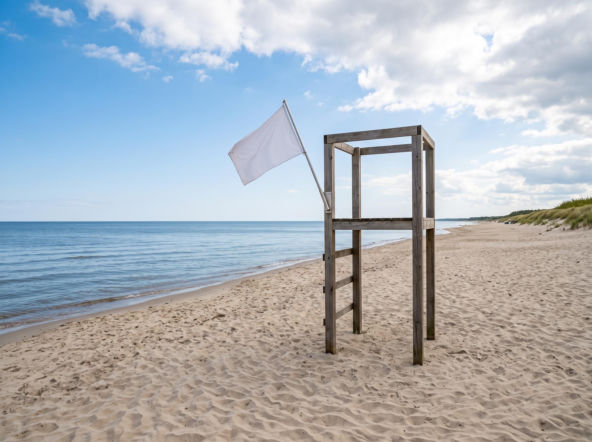 Sinice Dziwnów. Czy w Dziwnowie można się kąpać 06.08? Flaga, warunki pogodowe