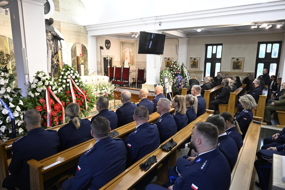 Młody policjant zginął w potwornym wypadku. Pogrzeb Kacpra Mierzejewskiego