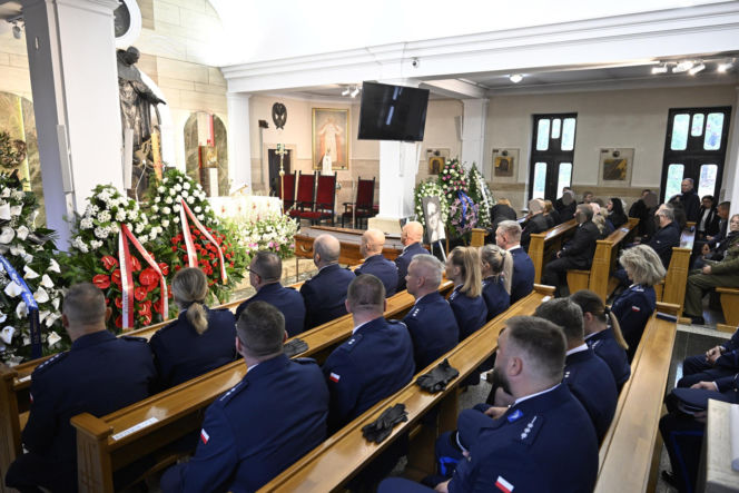 Młody policjant zginął w potwornym wypadku. Pogrzeb Kacpra Mierzejewskiego