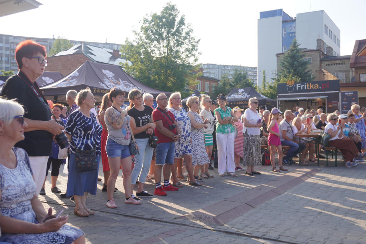 Dni Skarżyska-Kamiennej 2024. Potańcówka przed Miejskim Centrum Kultury