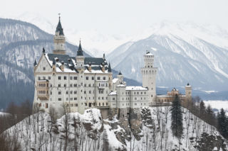 Neuschwanstein w Bawarii. Król-marzyciel stworzył tam swój własny świat, który pokochał Disney