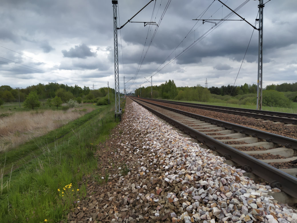 Sprzątanie mostu kolejowego nad rzeką Muchawką - 15.05.2021