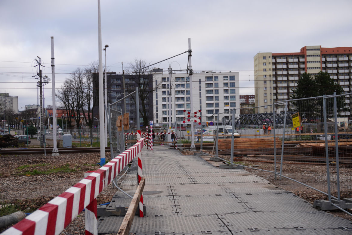 Prace przy dworcu w Białymstoku zmierzają ku końcowi. Zobacz jak wygląda teren obok dworca PKP [ZDJĘCIA]