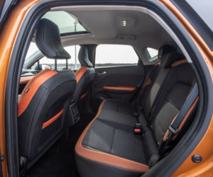 Peugeot 2008 GT Line vs Renault Captur Intens