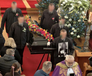 Kolorowe kwiaty okryły trumnę Anity. Wzruszające słowa księdza. Każdy z nas chciałby mieć taki pogrzeb