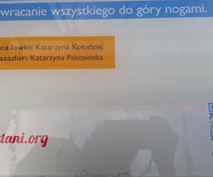 „Zaczytanym Szlakiem Ławek z wyobraźnią” po skwerze Millenium Hall!