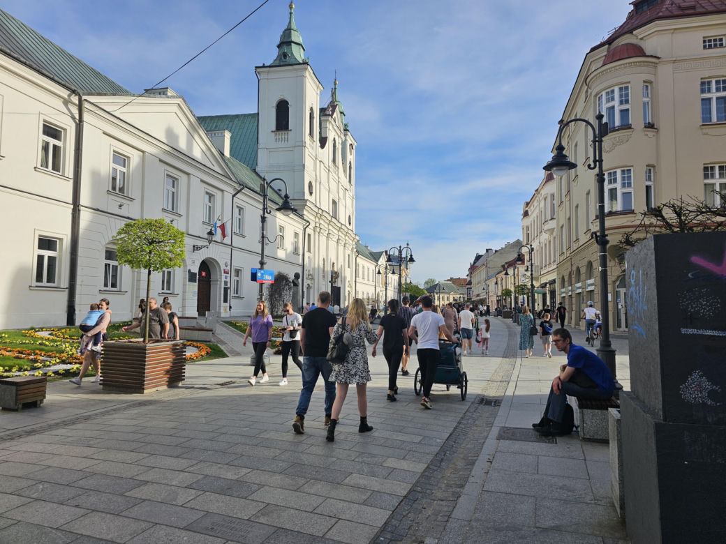 Wybory samorządowe 2024. Rzeszowianie ruszyli do urn [GALERIA]