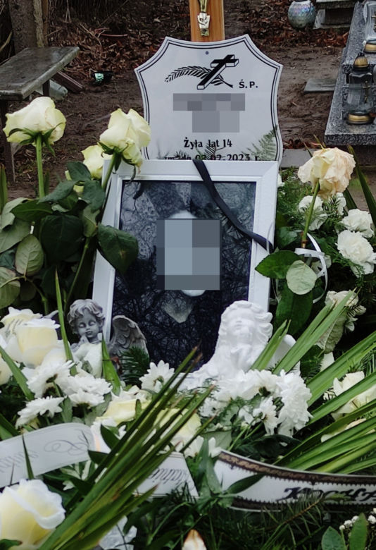 Grób tragicznie zmarłej 14-latki. Całe Wierzchosławice płaczą po jej śmierci