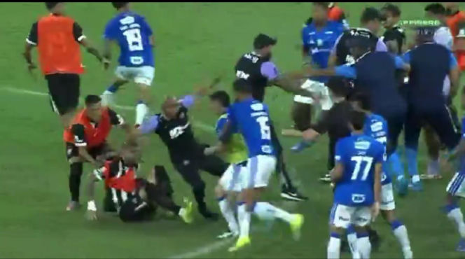 Burdy na meczu Cruzeiro - Atletico Mineiro