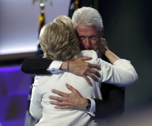Clinton NIE DOŻYJE wyborów?! Szokujące informacje prasy w USA