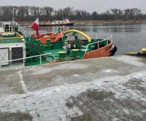 Polskie i niemieckie lodołamacze w akcji. Wielkie kruszenie lodu na Odrze i jeziorze Dąbie