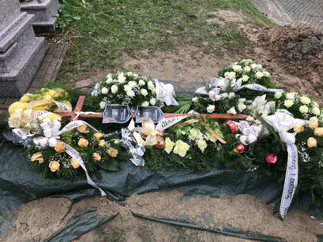 Pogrzeb Haliny A. i jej syna Karola A.