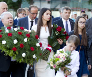 K6 B Policyjnym śmigłowcem na grób brata