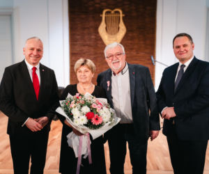 Złoty Gody par małżeńskich w Siedlcach - wręczenie pamiątkowych medali