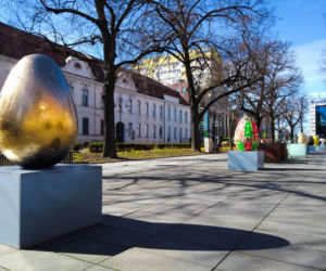Gigantyczne pisanki w Alei Kwiatowej