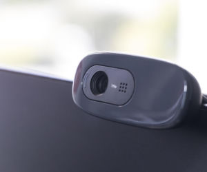 Praca zdalna: 5 tanich kamerek internetowych. Najlepsze modele już od 65 zł!