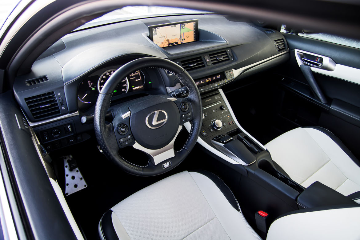 Lexus CT 200h F Sport 1.8 Hybrid 136 KM