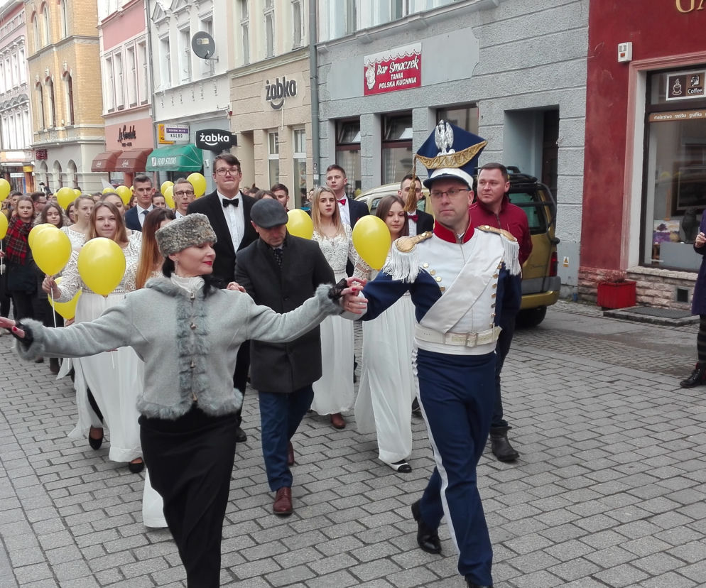 Polonez na zielonogórskim deptaku