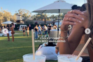 Sara Boruc z córką na Coachelli. Trudno rozróżnić, która jest starsza!